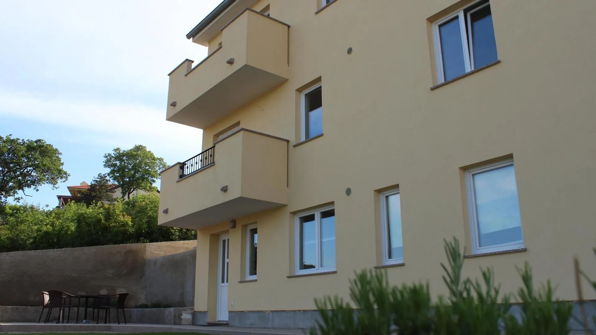 Apartment Apartmani Marin1 Vrbnik Croatia